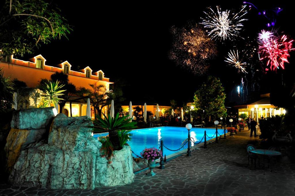 Resort Villa Antica Eboli Eksteriør billede